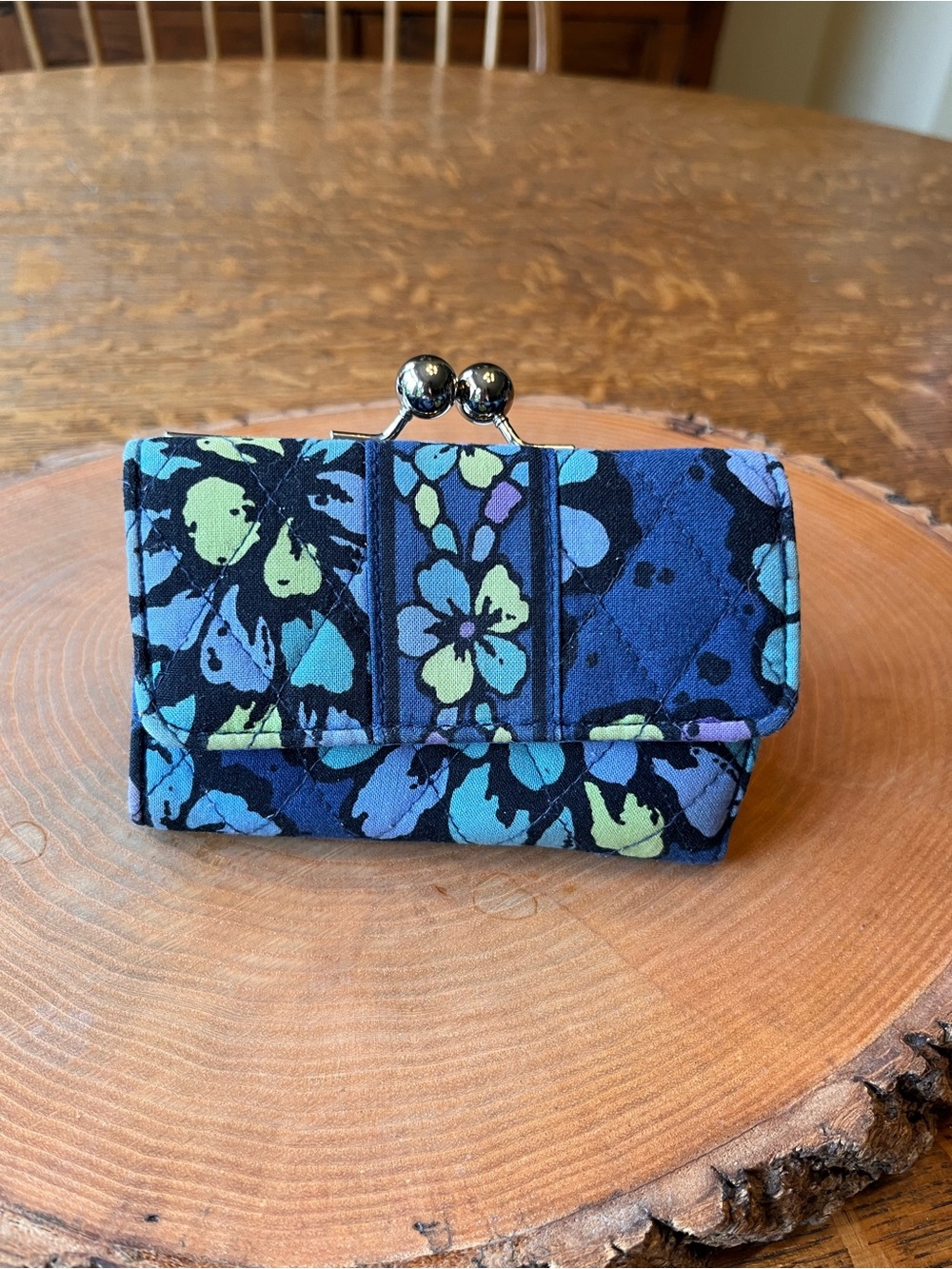 Vera Bradley Kisslock Tri-fold Wallet in “Indigo Pop” - Picture 2 of 7